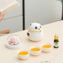月滿桂香時(shí)，把團(tuán)圓揉進(jìn)晚風(fēng)里，熊貓茶具套組